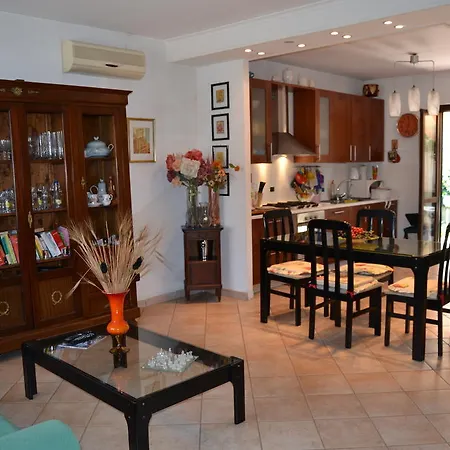 別荘 La Baia Dei Delfini *